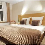 Zur Linde Hotel 3*