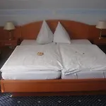 Zur Linde 3* Heede