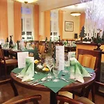 Zur Linde Hotel 3*