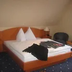 Zur Linde 3* Heede
