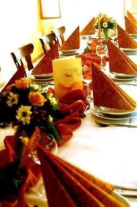 Zur Linde Hotel 3*