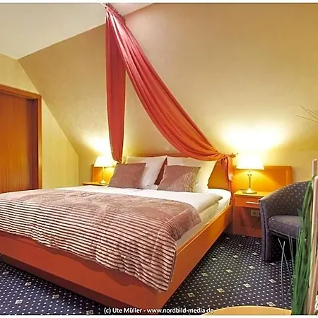 Zur Linde Hotel 3*
