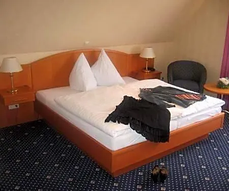 Hotel Zur Linde 3*