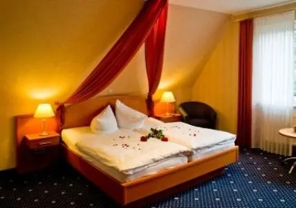 Zur Linde Hotel Heede