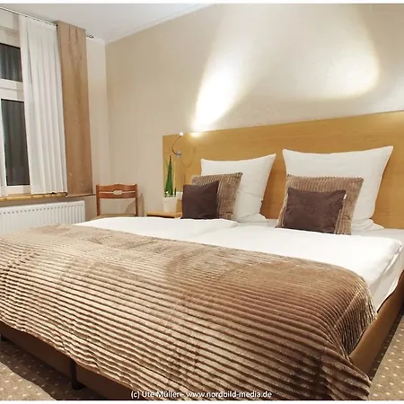 Zur Linde Hotel 3*